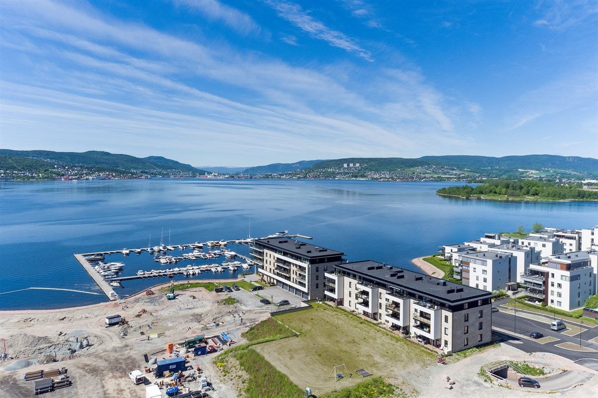 Her er det umiddelbar nærhet til deilig badestrand, fiskeplasser, friområder og en koselig kyststi. Galleribilde