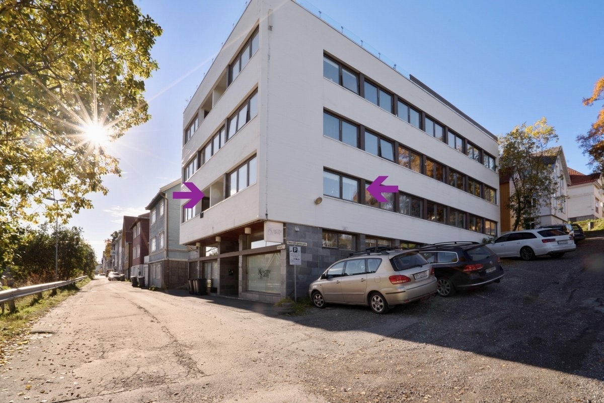 Leiligheten ligger på hjørne i blokka Galleribilde