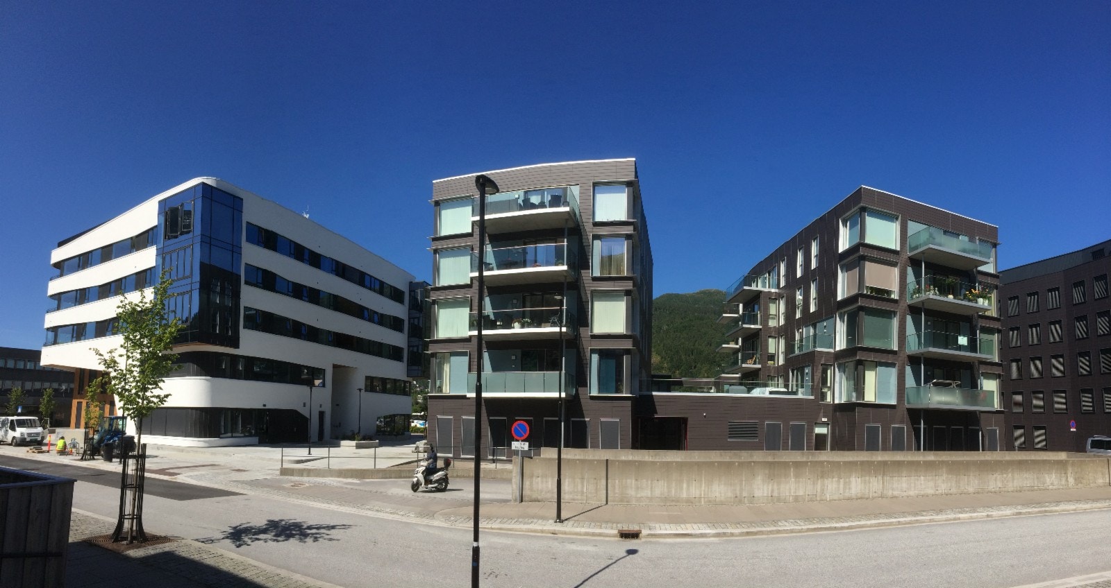 Leilegheit til venstre i biletet i 5 etg. midten. Galleribilde