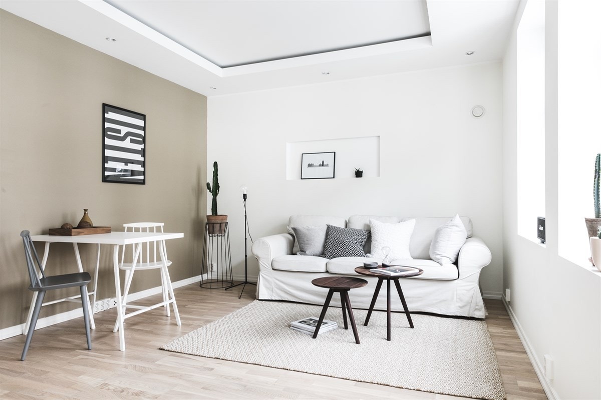 Dette rommet har god planløsning og kan innredes med både sofagruppe, spisestue samt at veggene kan gjøres personlige med bilder og hyller. Galleribilde
