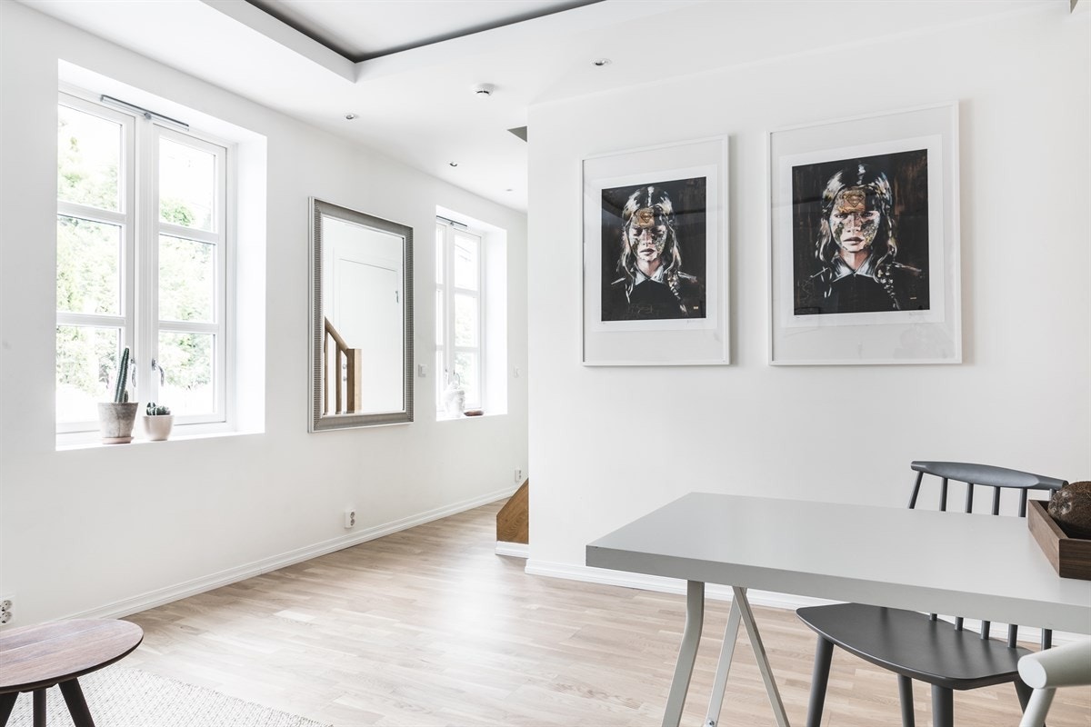 Entreen fører deg videre inn i stuen. Galleribilde