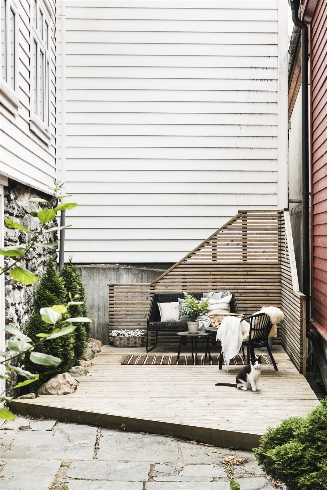 Sameiet har en nydelig felles terrasse hvor du kan nyte både sol og sommer. Galleribilde