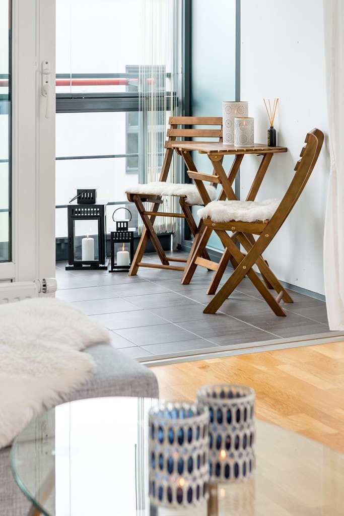 Med leiligheten medfølger det fast parkeringsplass i p-kjeller, i tillegg har du en romslig innglasset balkong Galleribilde