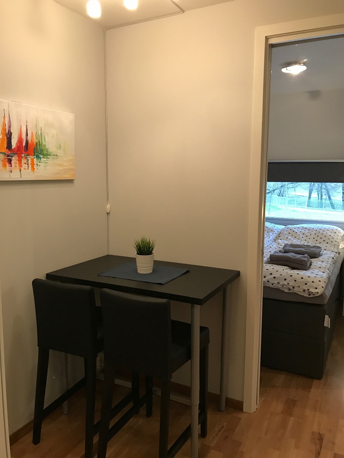 Spiseplass/kontorplass Galleribilde