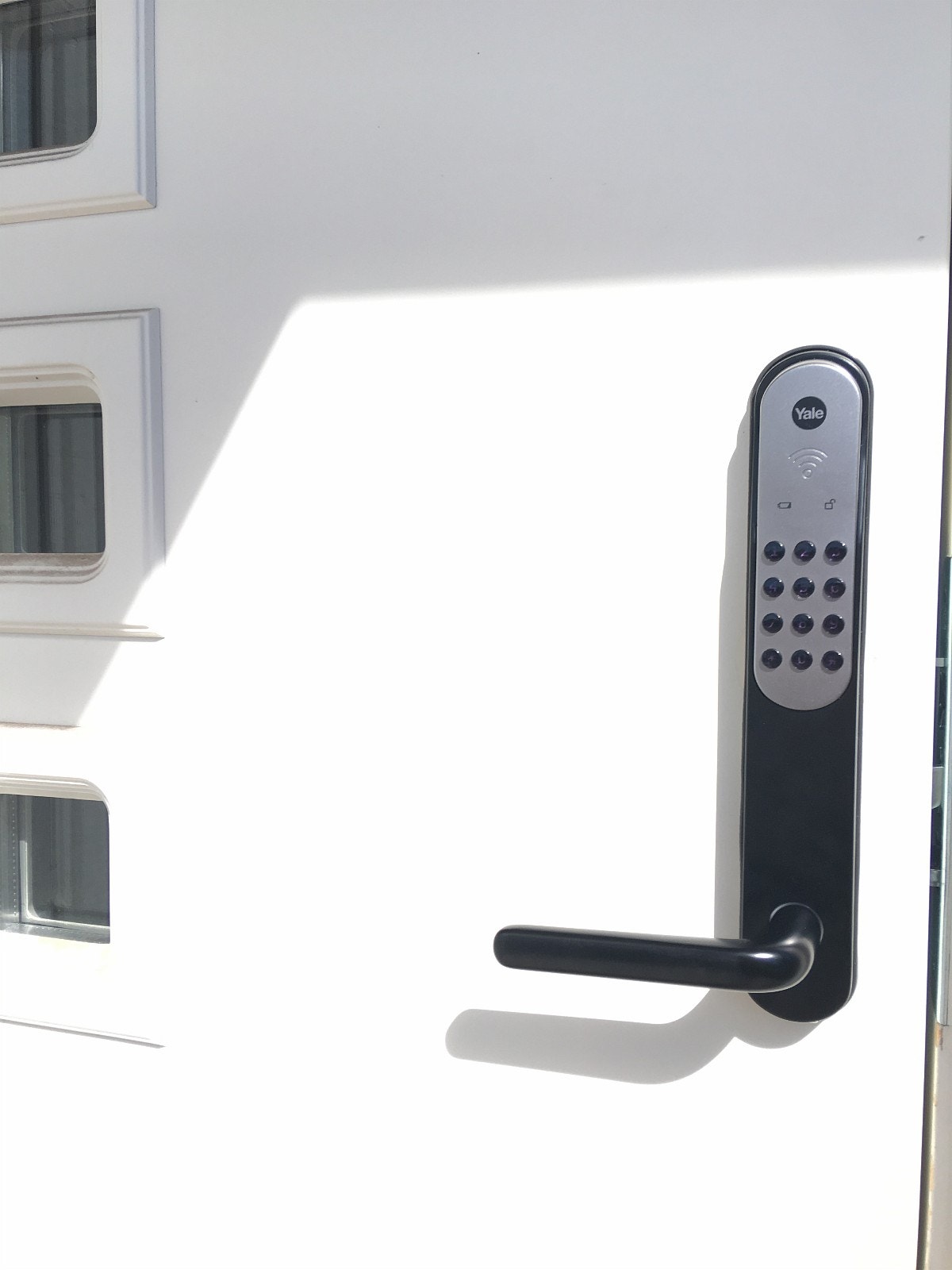 Elektronisk lås for ekstra sikkerhet og praktisk hverdag Galleribilde