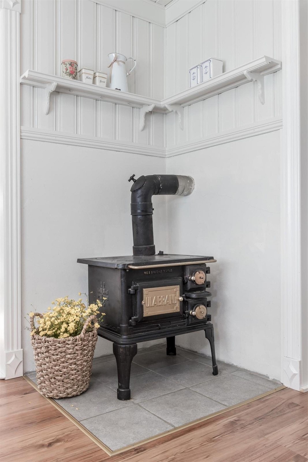 Vedovn på kjøkkenet. Galleribilde