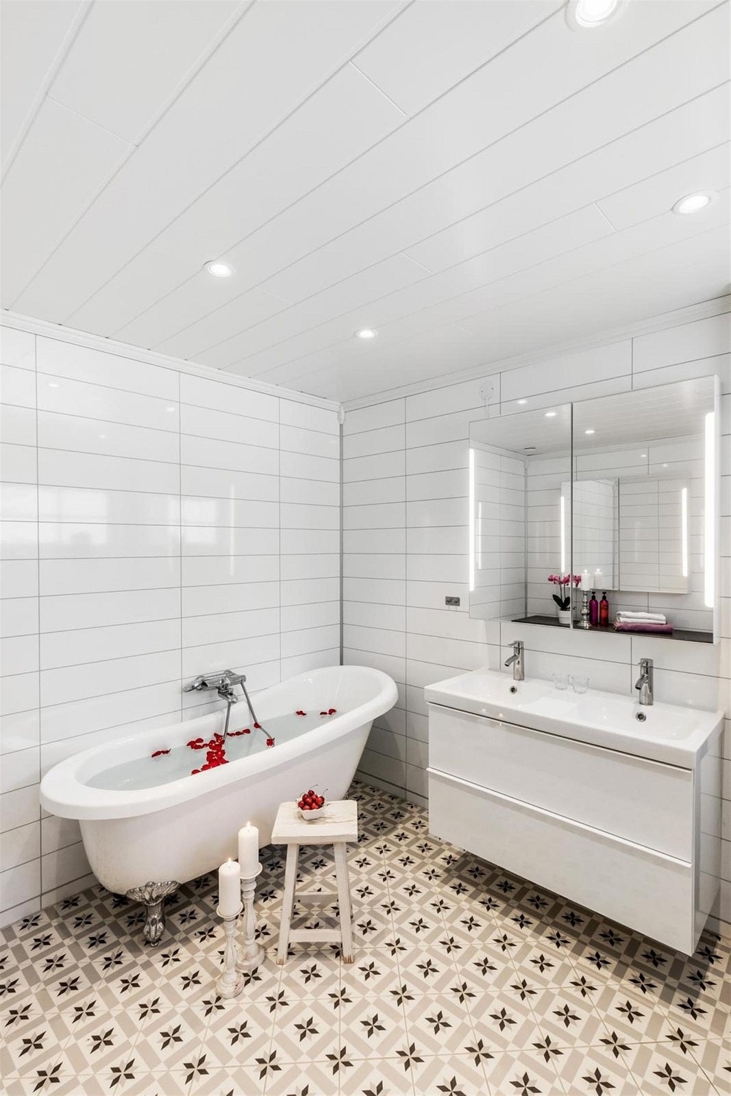 Downlights i himling. Galleribilde