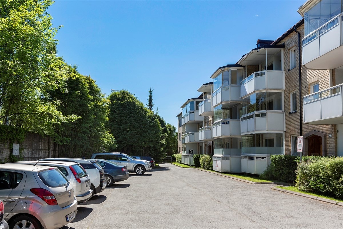 Parkeringsmulighet på borettslagets p-plasser etter "førstemann til mølla" -prinsippet Galleribilde