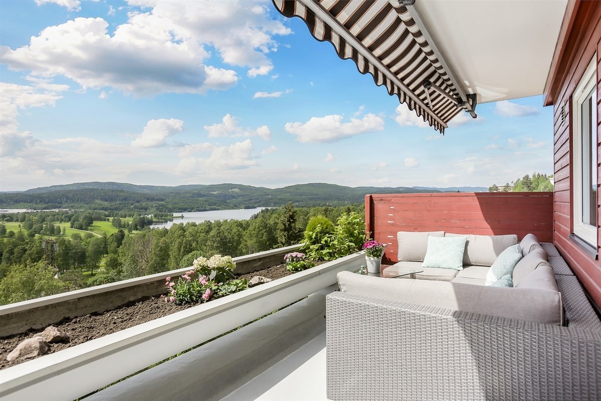 Utsikt mot Bogstadvannet og Sørkedalen. Galleribilde