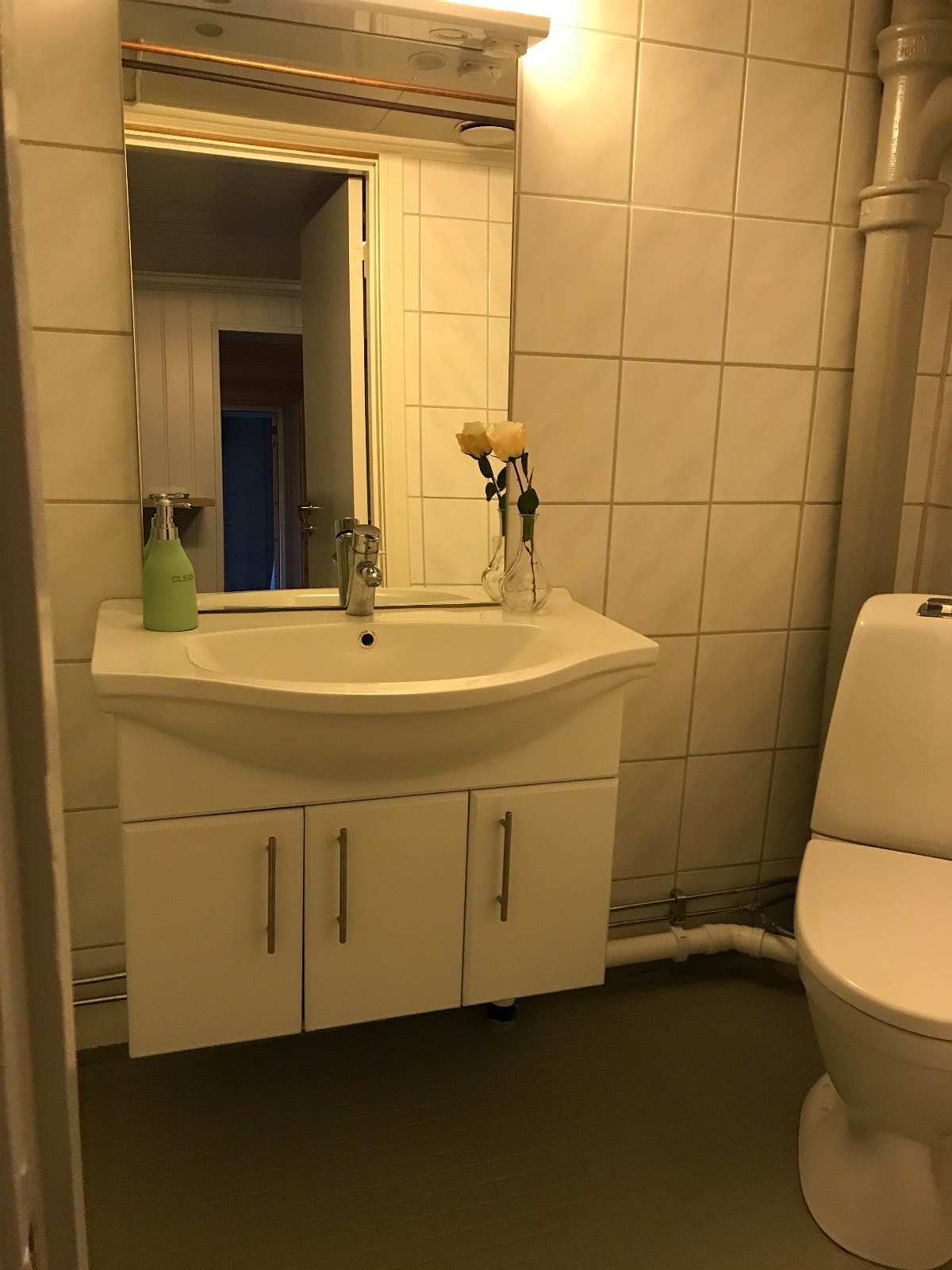 Huset har 3 bad, her et av de. Galleribilde