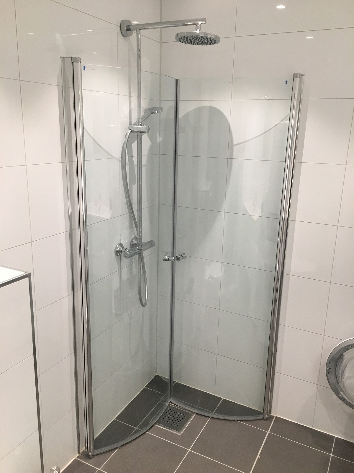 Stor dusj. Galleribilde