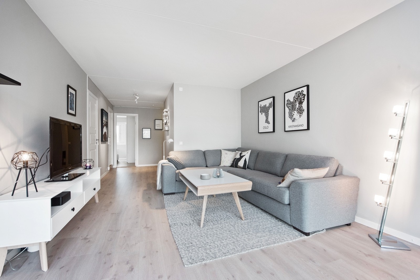 Stor stue som har god plass Galleribilde