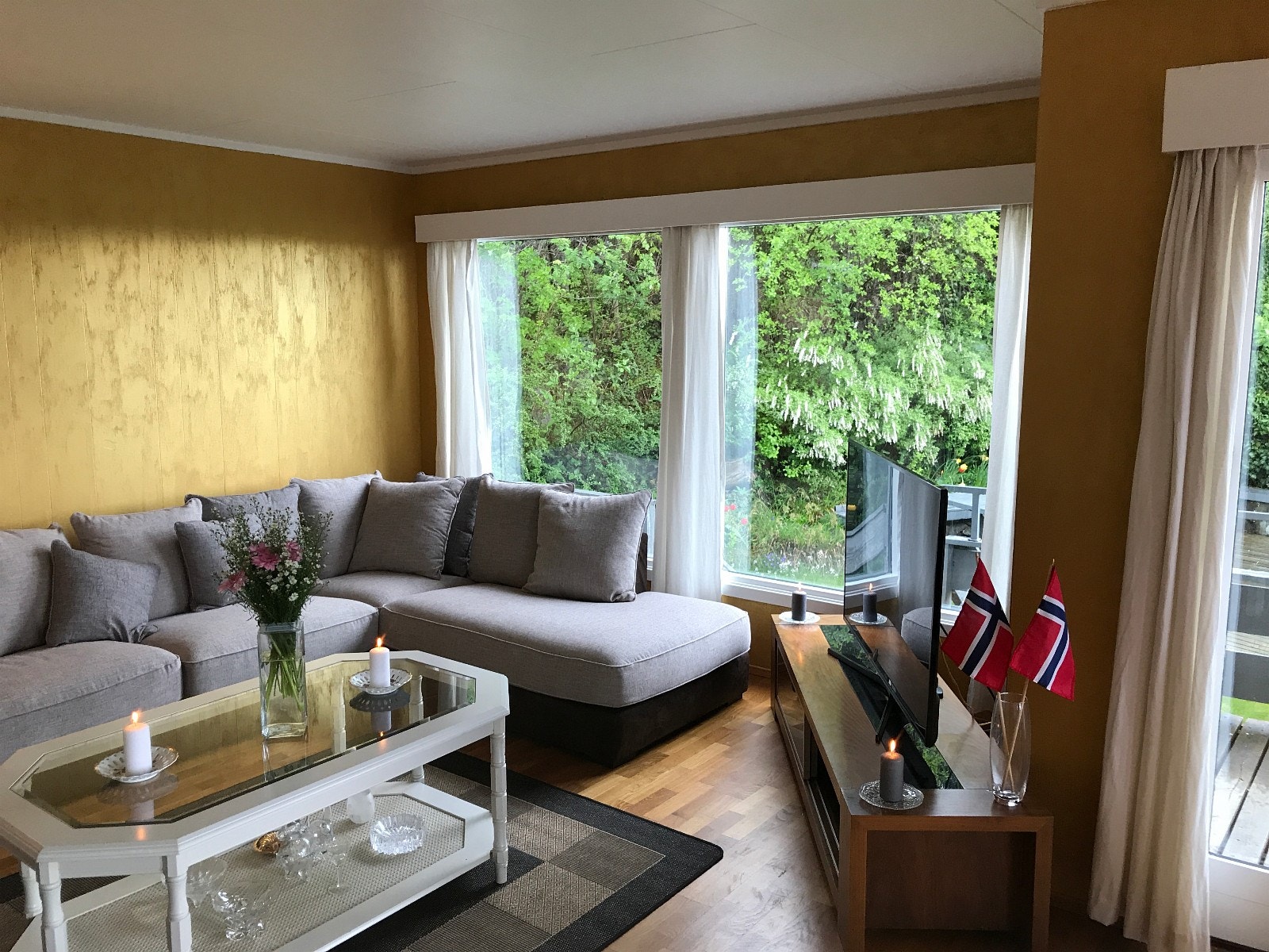 Stuen med 55 LED TV Galleribilde
