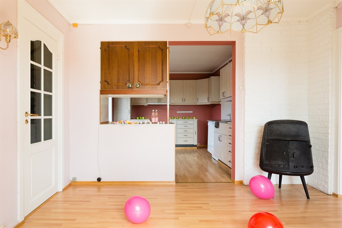 Vedovn i spisestuen. Galleribilde