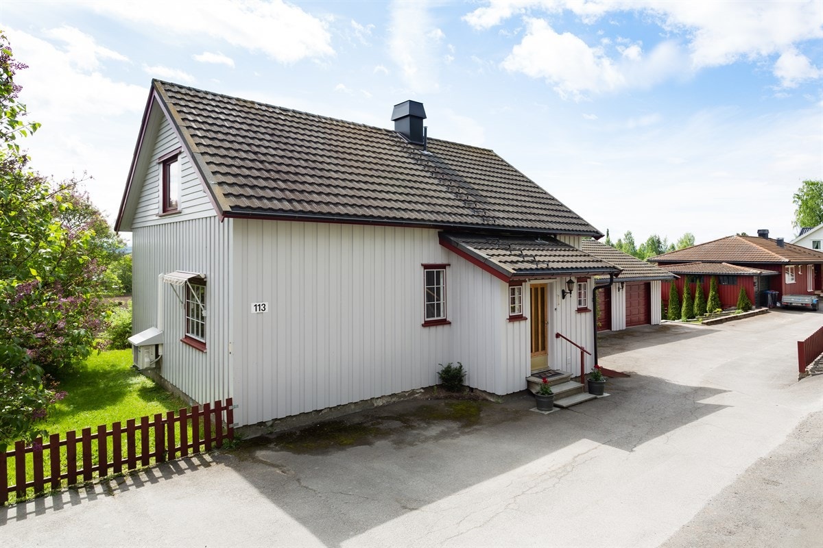 Boligen har en eldre standard og trenger kjærlighet og oppussing - vil du gi den det? Galleribilde