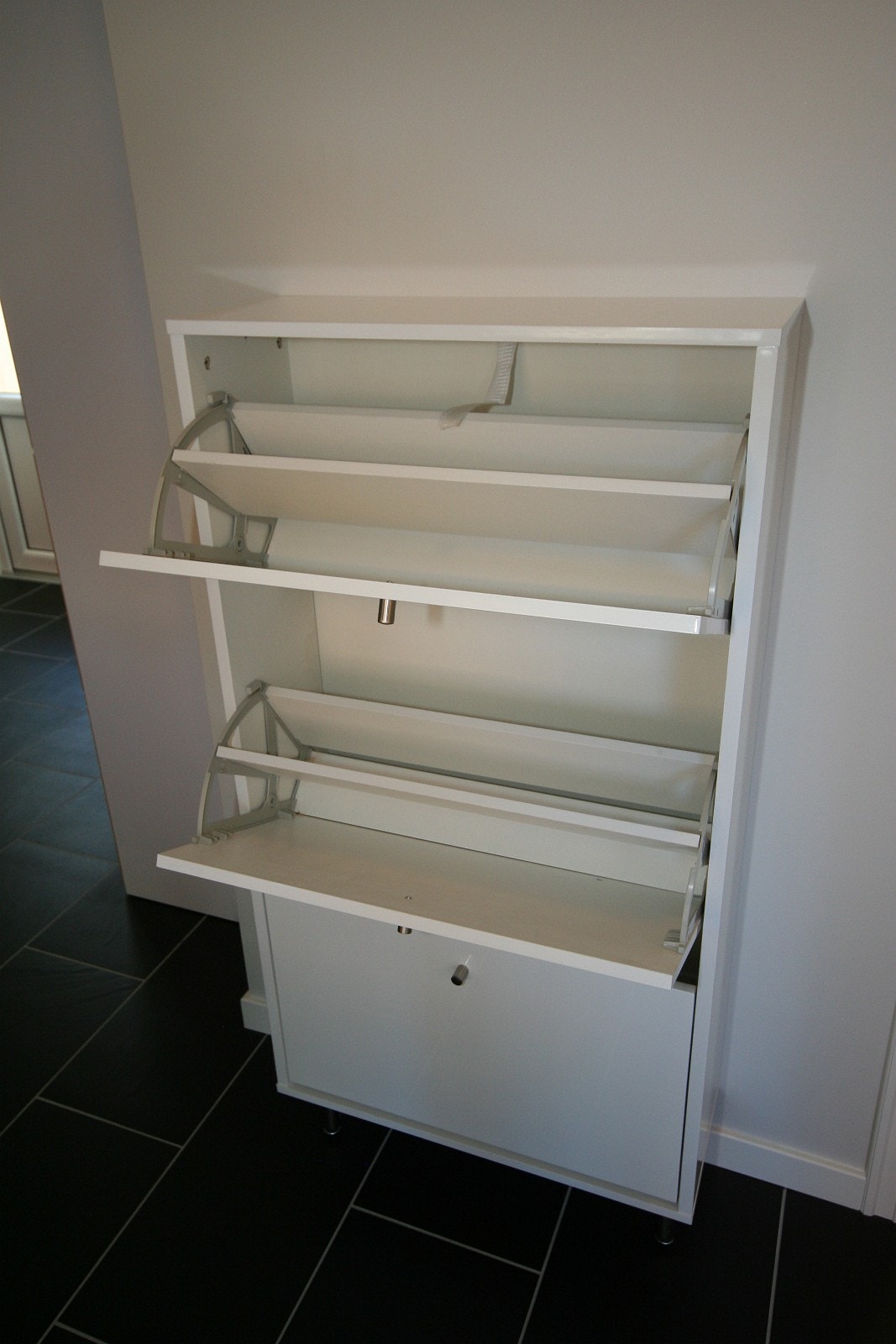 Praktisk skoskap Galleribilde