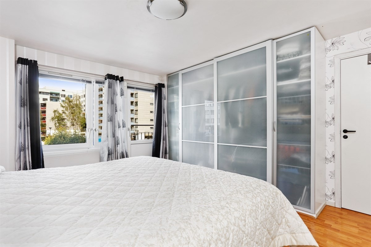 Plass til garderobeskap på soverom Galleribilde