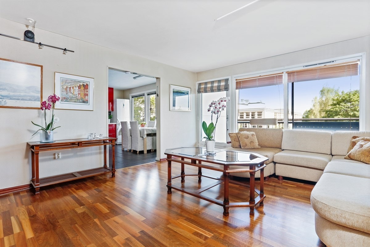 Boligen presenteres av OBOS Eiendomsmeglere ved Kristoffer Johannessen Galleribilde