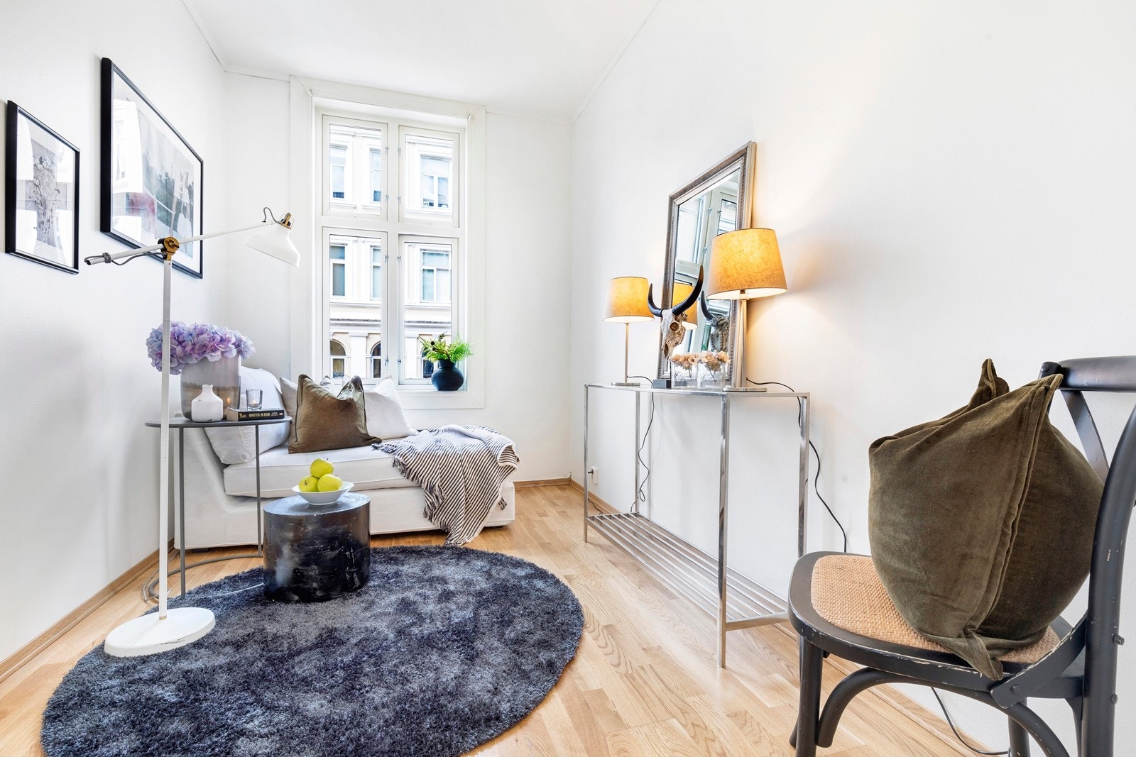 Separat stue som også egner seg meget godt som soverom Galleribilde