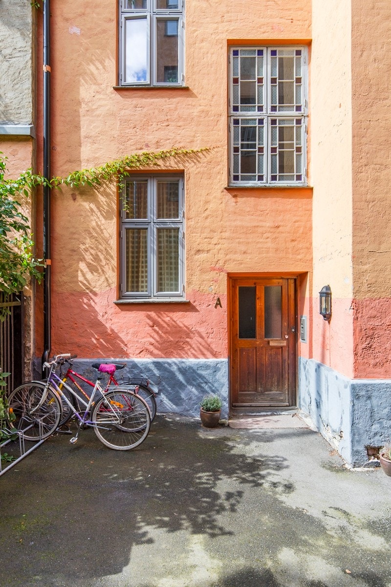 Bakgård Galleribilde
