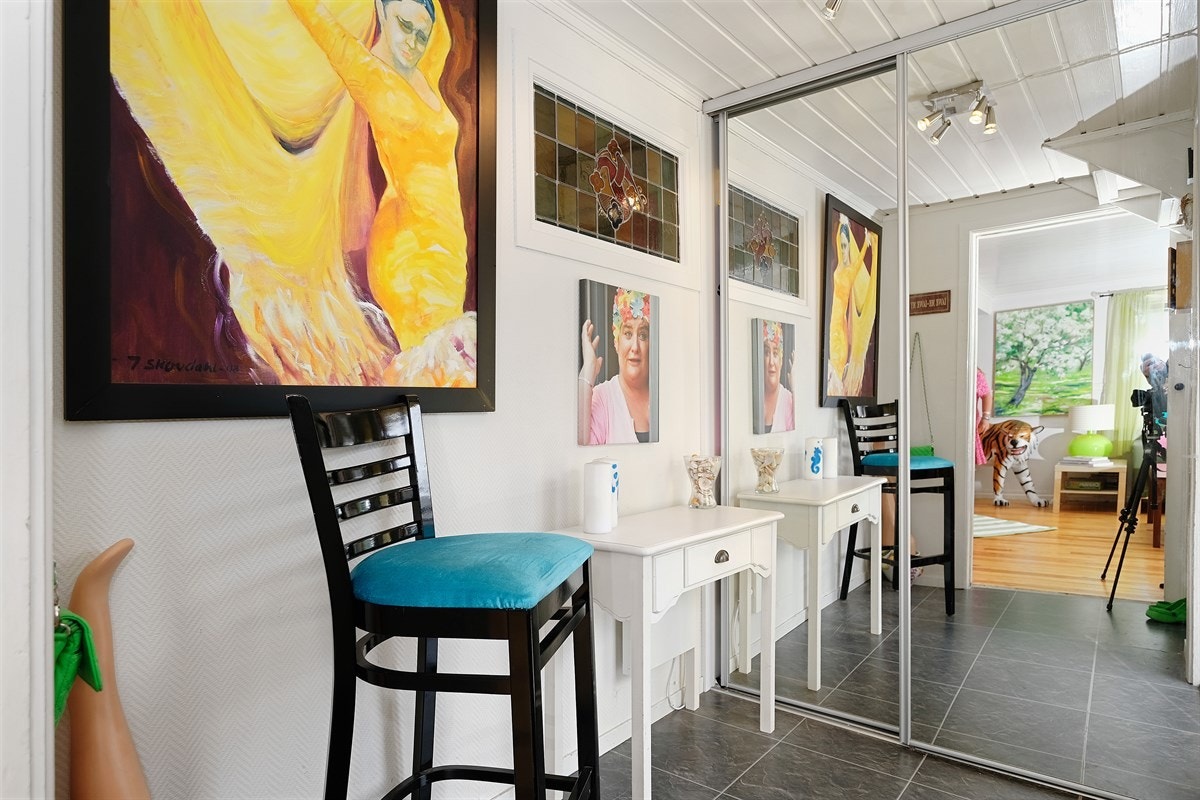 Entre med skyvedørsgarderobe Galleribilde