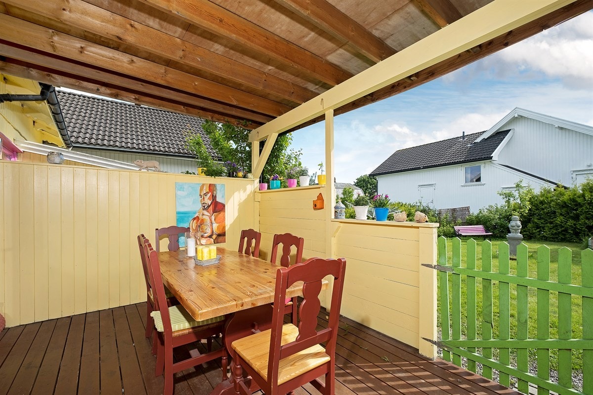 Terrasse i tilknytning til stua Galleribilde
