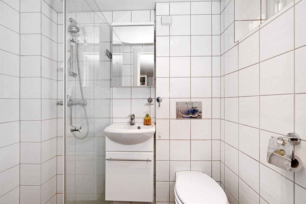 Flislagt bad i kjelleren fra 2009 Galleribilde