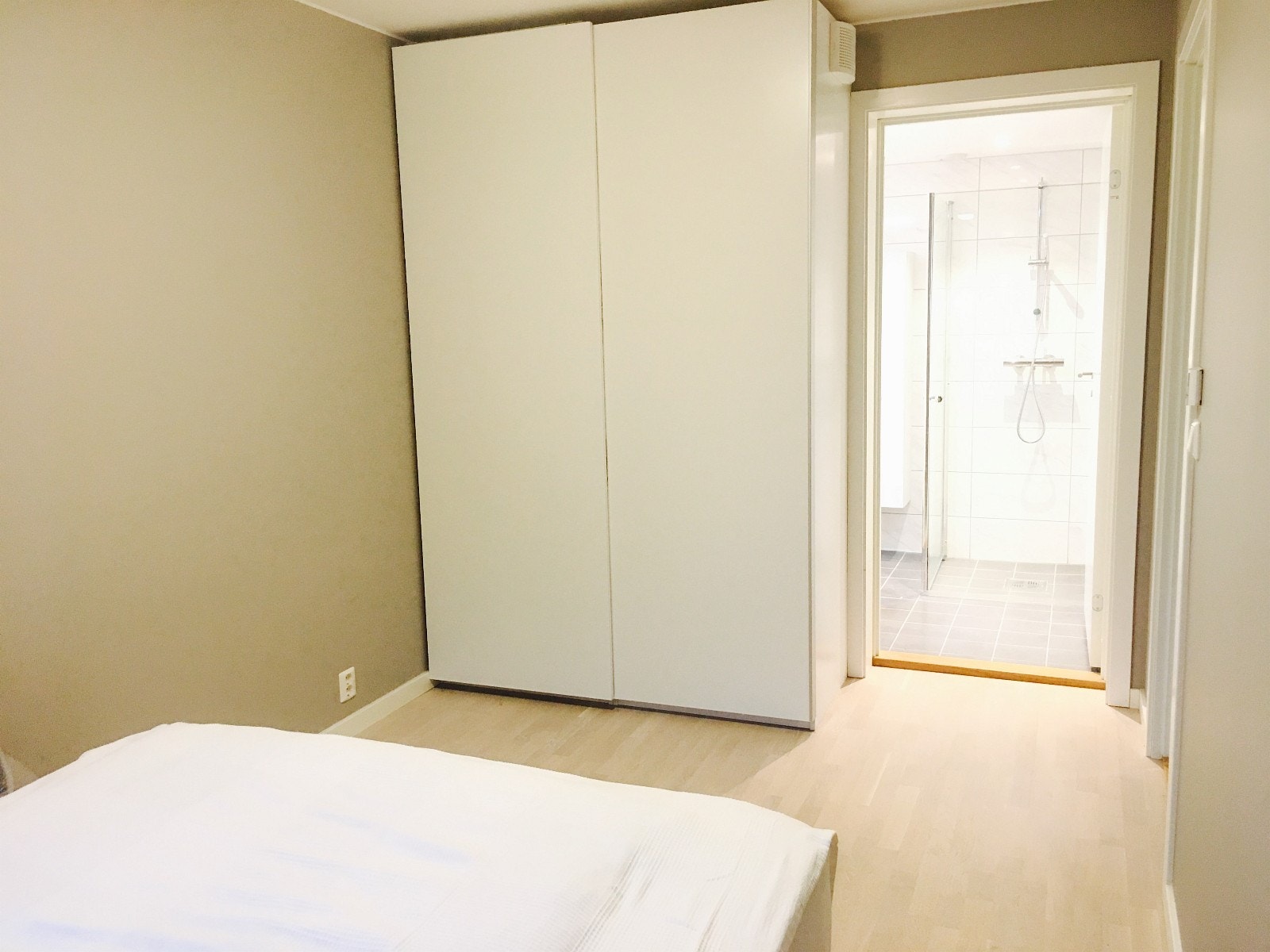 Skyvedørsgarderobe Galleribilde