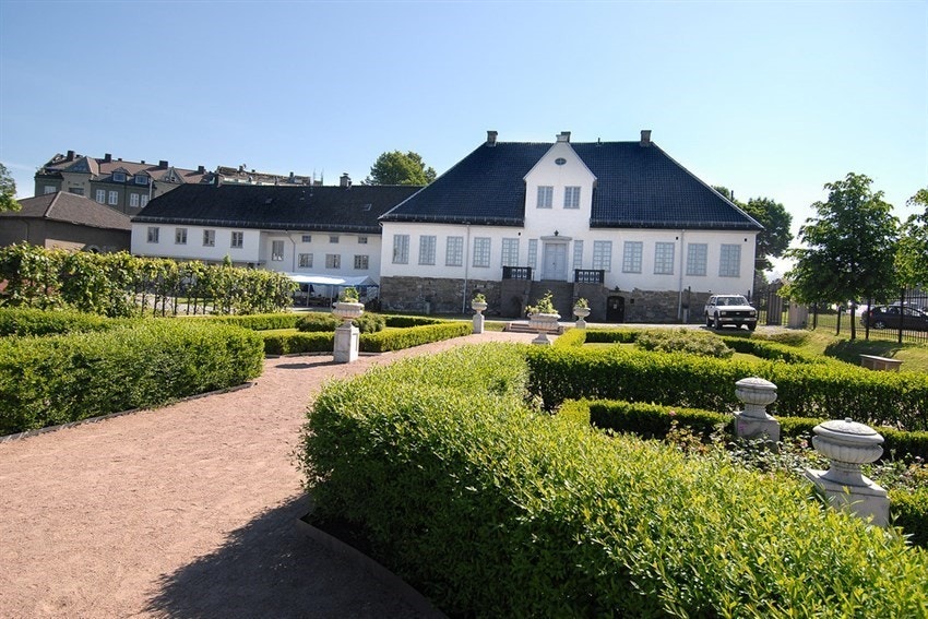 Ladegården ved Ruinparken i St. Hallvards gate. Galleribilde