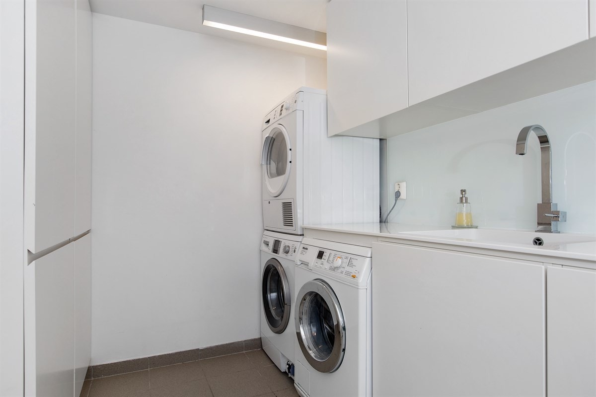 Vaskerom i underetasjen Galleribilde