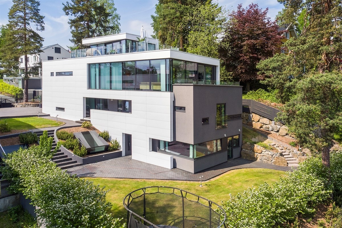 Boligen med hagen Galleribilde