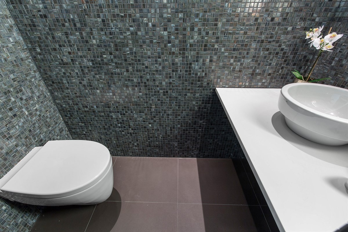 Toalett i kjeller Galleribilde