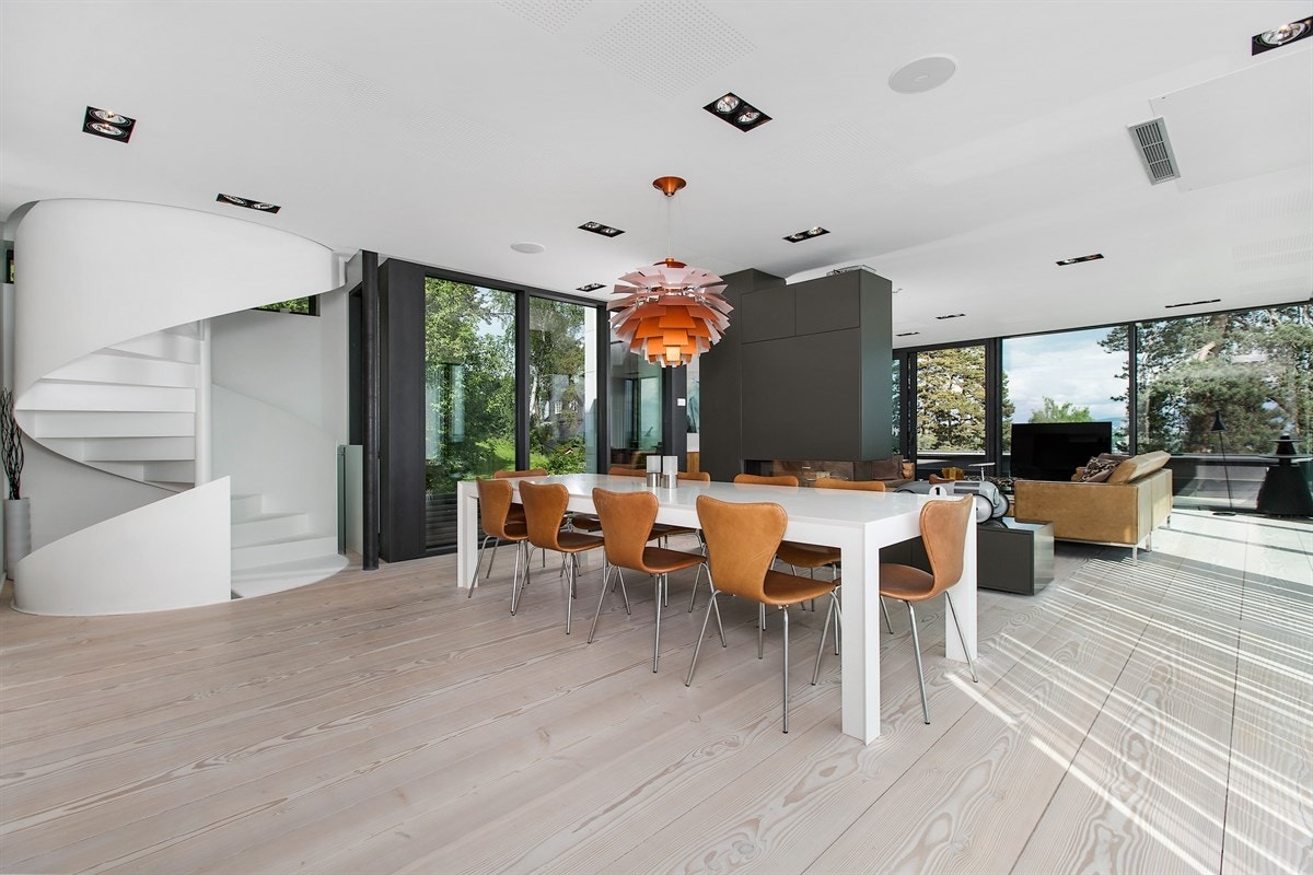 Spisestue i 2. etg. Galleribilde