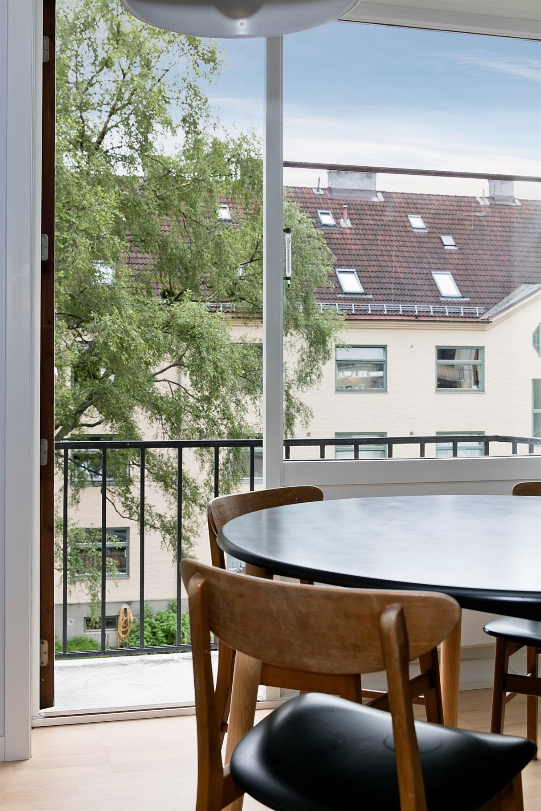 Utgang til brannbalkong fra stue Galleribilde