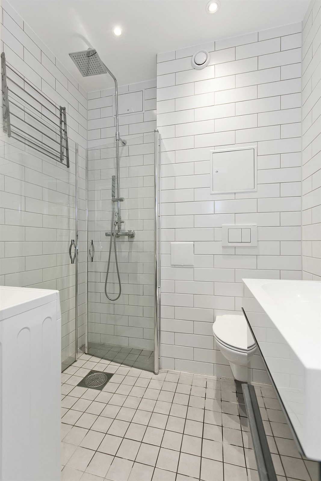 Pent flislagt bad installert i 2014 Galleribilde