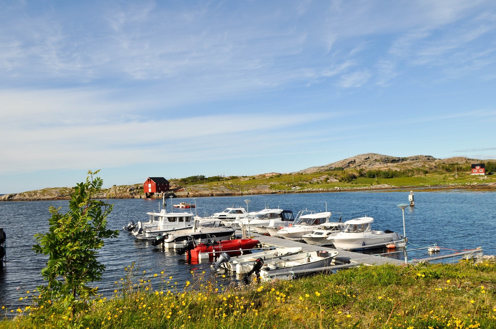 Det er mulighet for kjøp av båtplass på flytebrygga tett ved Hasvåg Havblikk Galleribilde