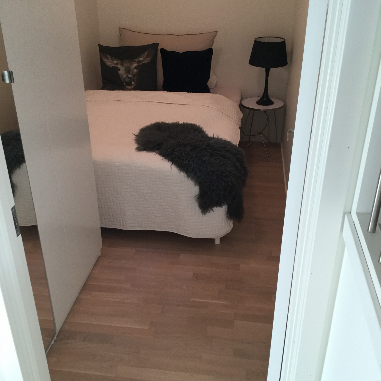 Soverom m stort skap Galleribilde