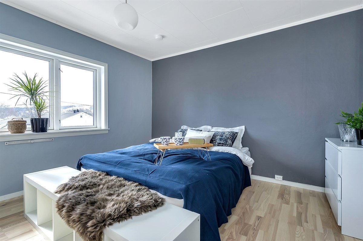 2.etasje rommer 3 romslige soverom. Galleribilde