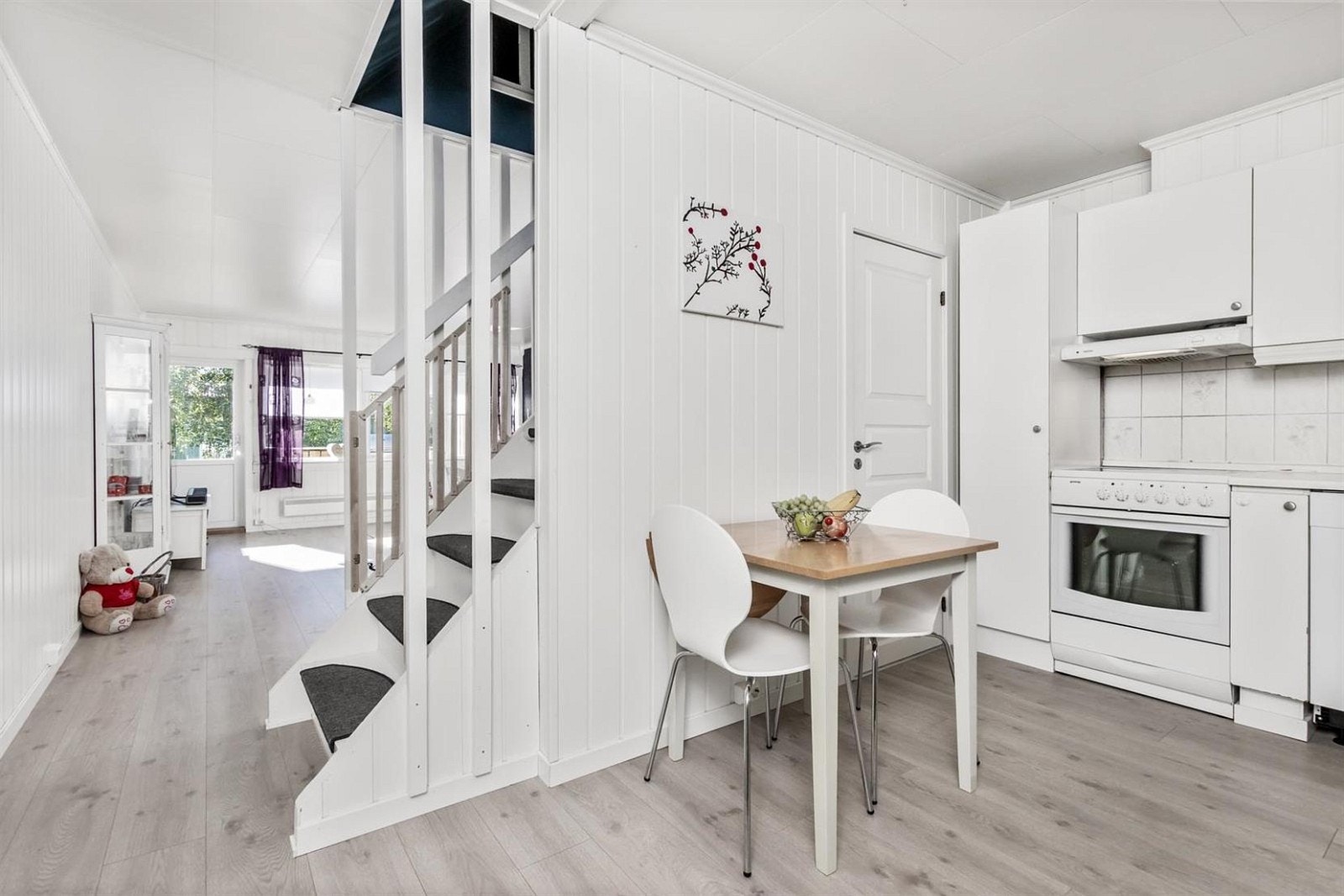 Fra kjøkken mot stue. Galleribilde