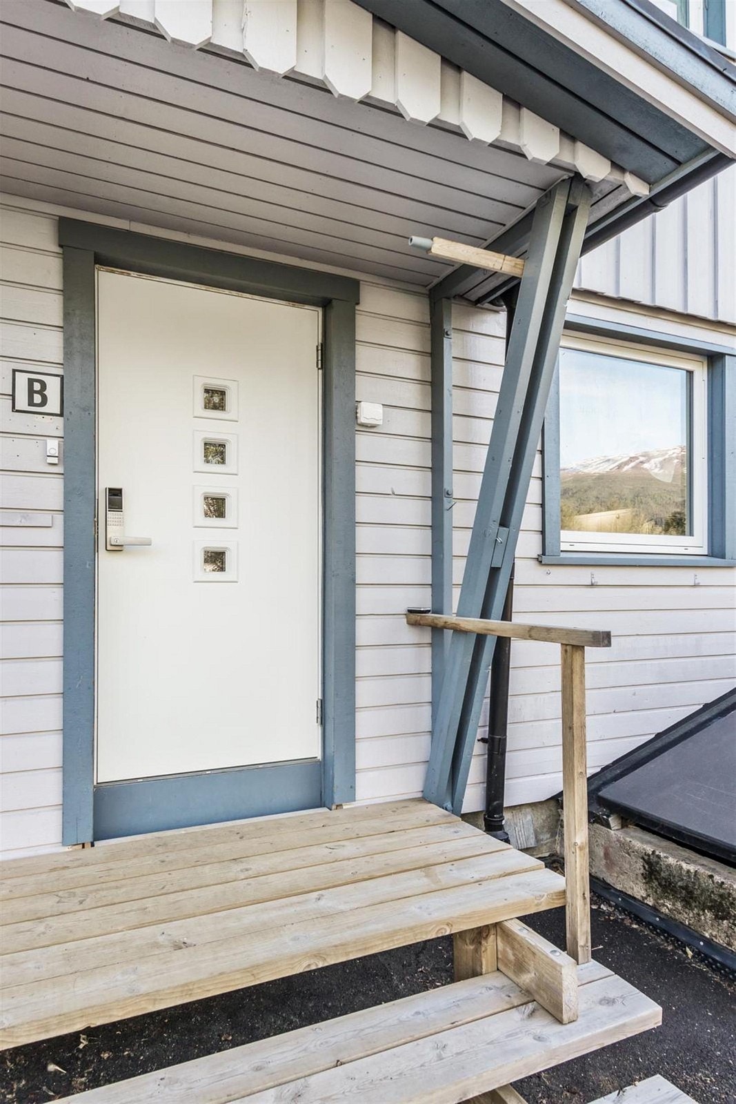 Overbygd inngangsparti. Galleribilde