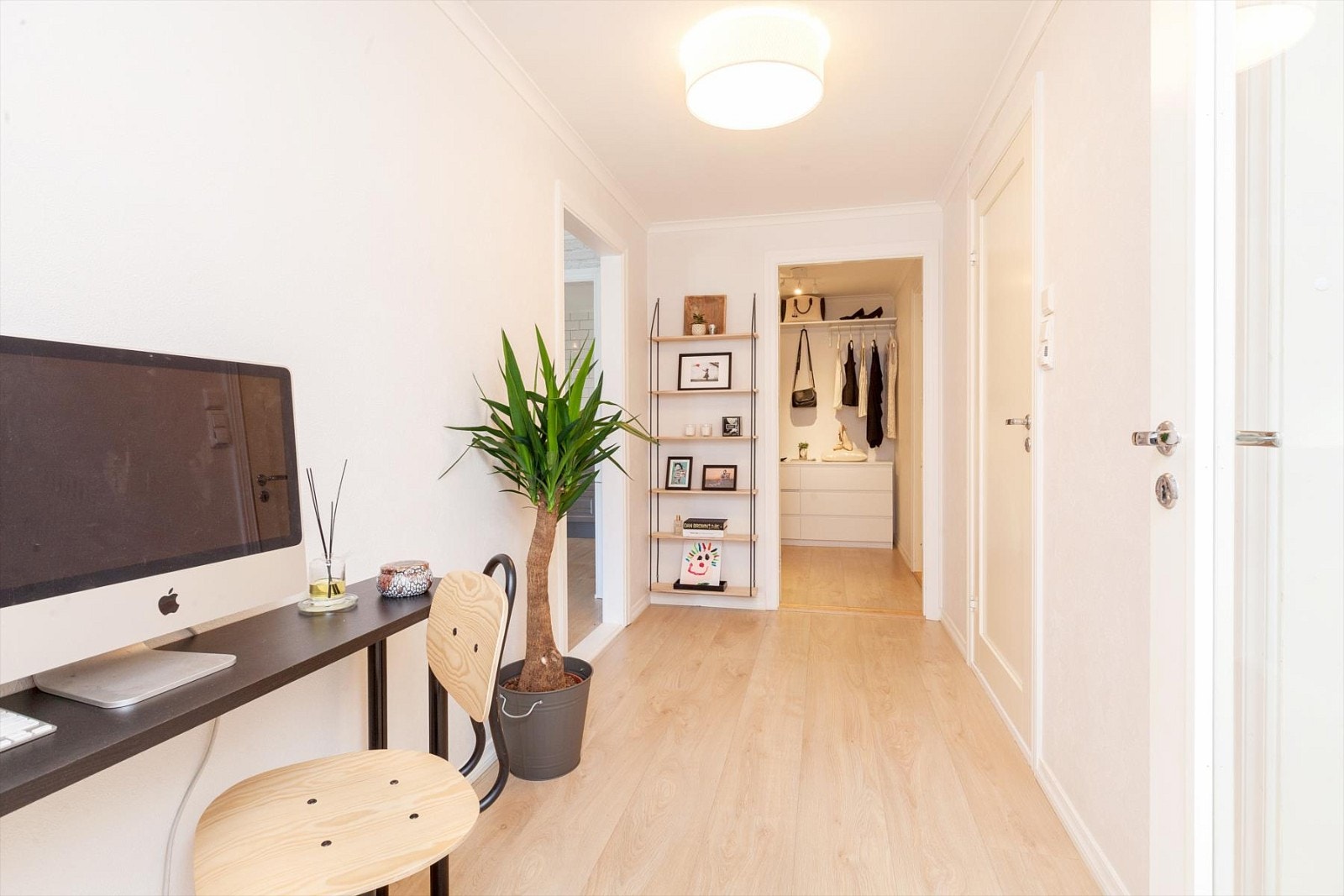 Det ble lagt nytt gulv i alle rom i 2016. Galleribilde