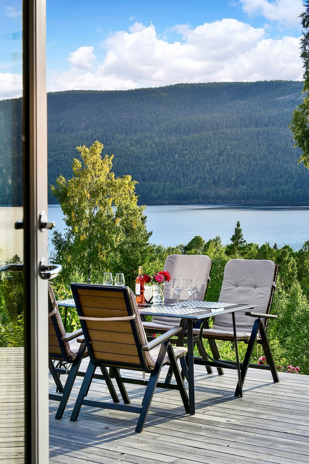 Terrasse med flott utsikt. Galleribilde