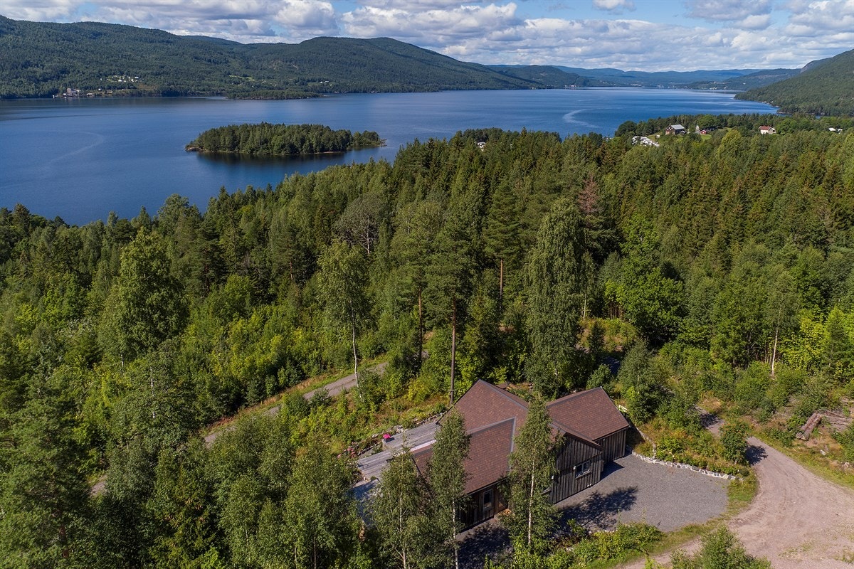 Hytta har en fantastisk beliggenhet. Galleribilde