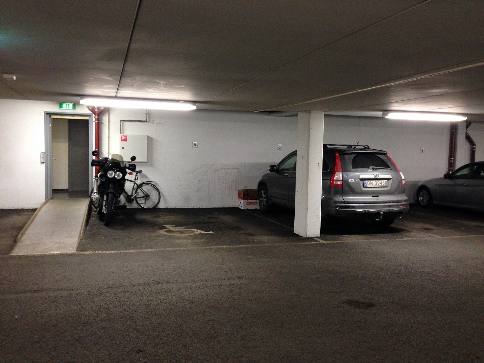 garasjeplass i kjelleren Galleribilde