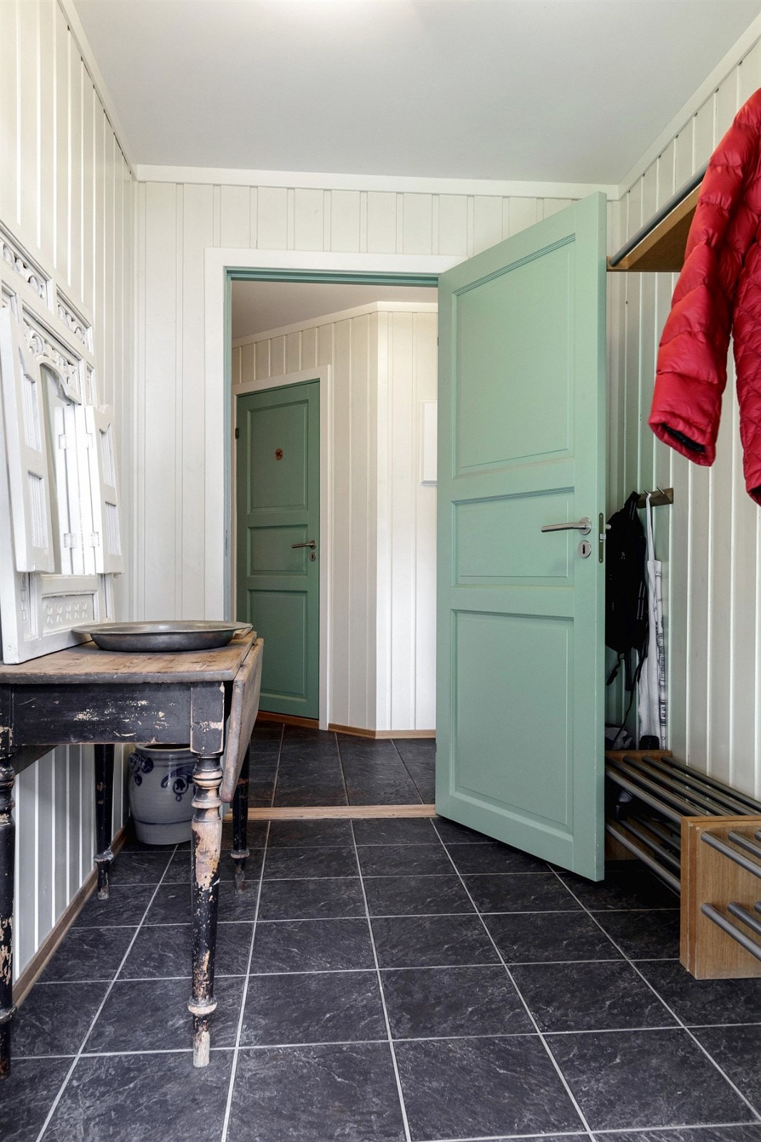 God plass til både jakker og sko Galleribilde