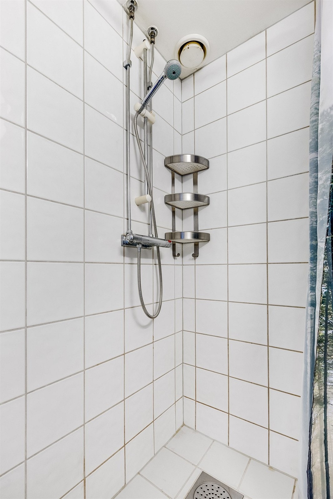 Badet har varmekabler i gulv. Galleribilde