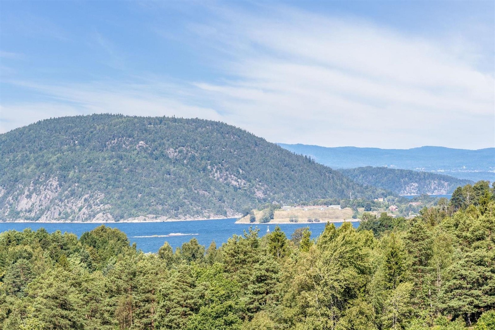 Utsikt mot til Oscarsborg Festning Galleribilde