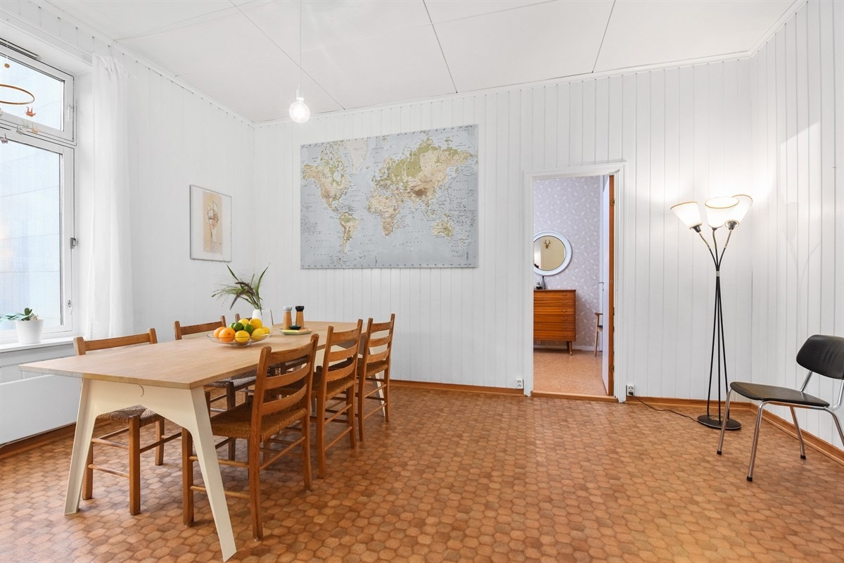 Spisestuen. Galleribilde