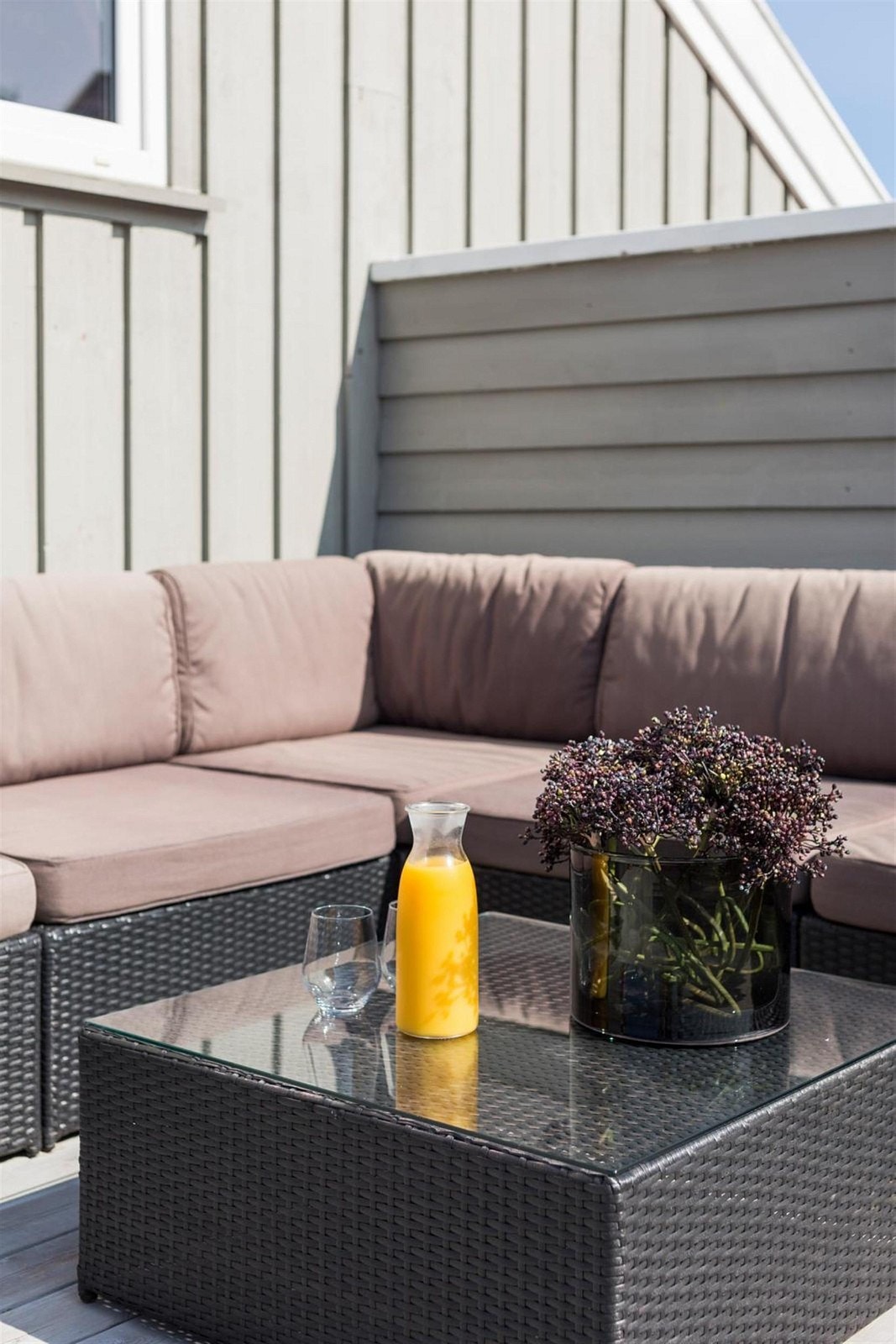 Om sommeren er det sol fra ca. 09-10 til 21 Galleribilde