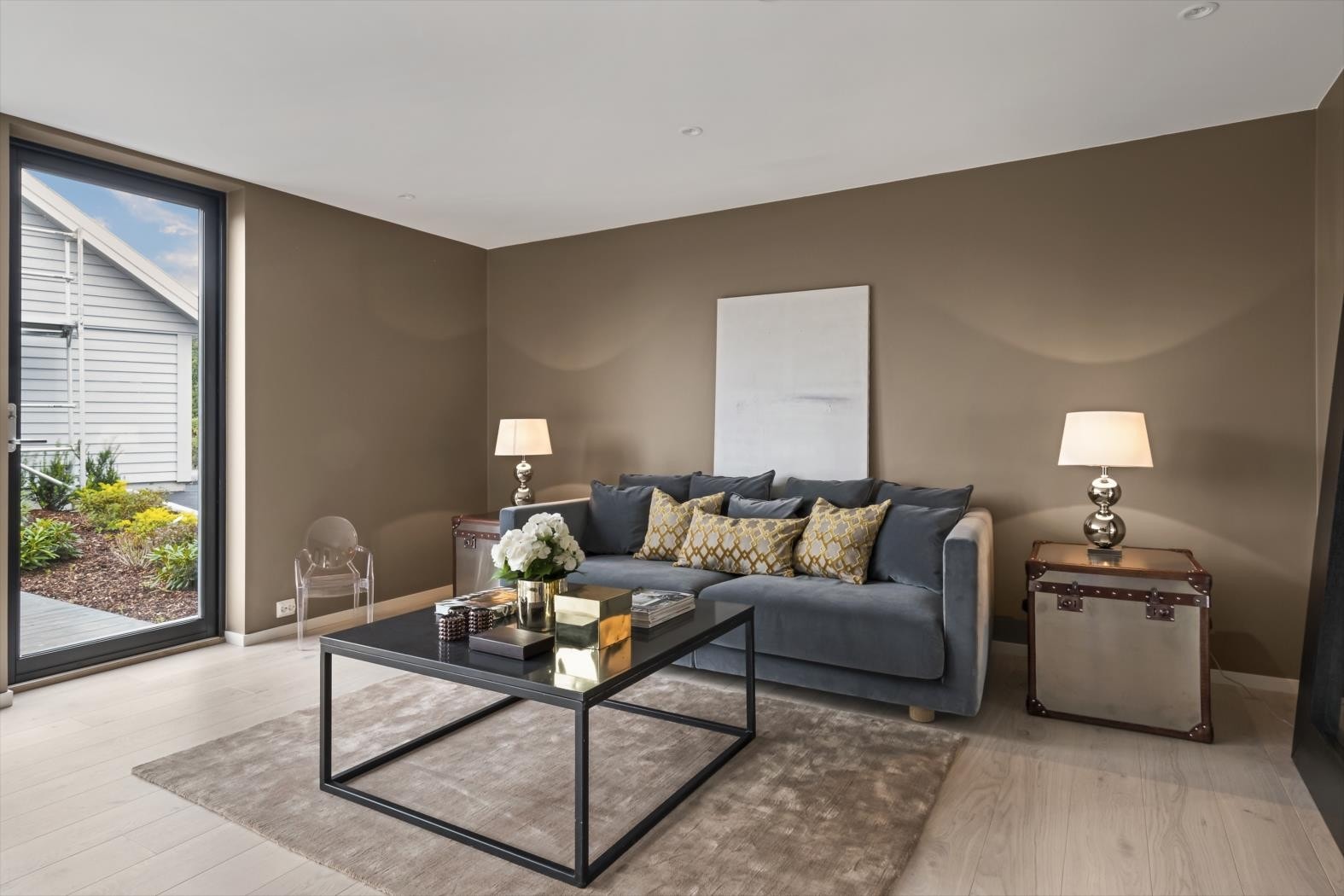 Så moderne fargevalg det kan bli, her er det bare å flytte rett inn. Galleribilde